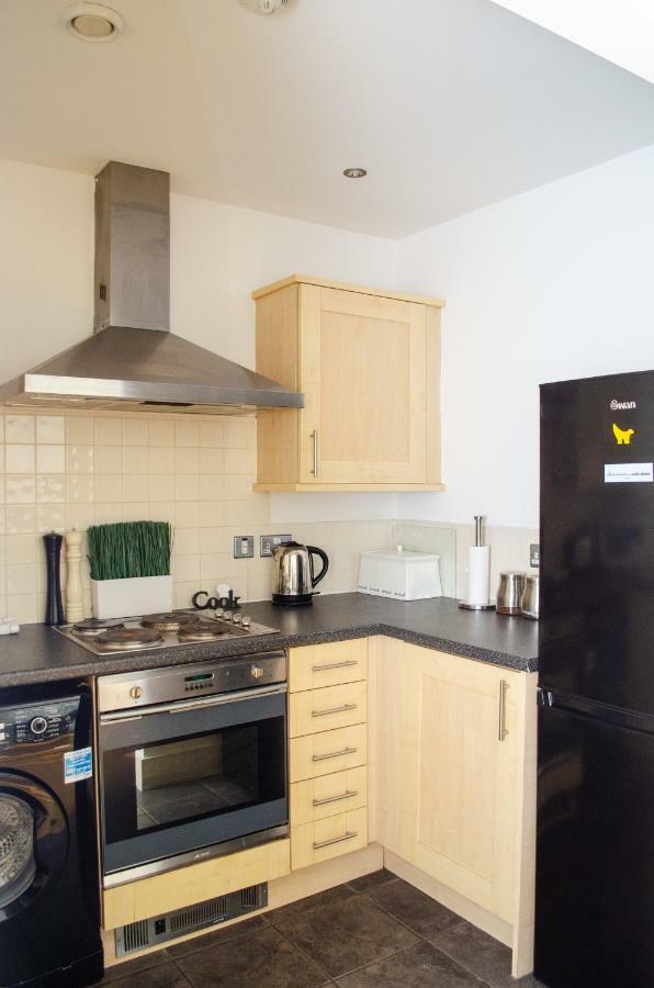 Serviced Apartment In Liverpool City Centre - Free Parking - Balcony - By Happy Days Eksteriør billede
