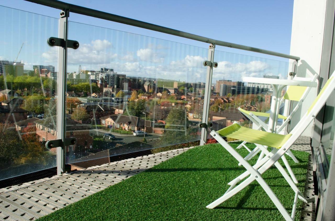Serviced Apartment In Liverpool City Centre - Free Parking - Balcony - By Happy Days Eksteriør billede